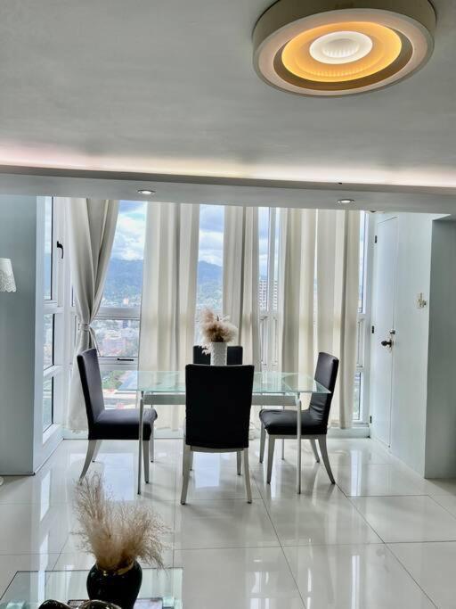 2br Unit At The Center Of Apartment