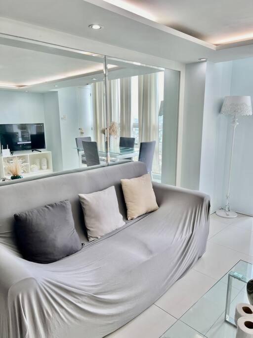 2br Unit At The Center Of
